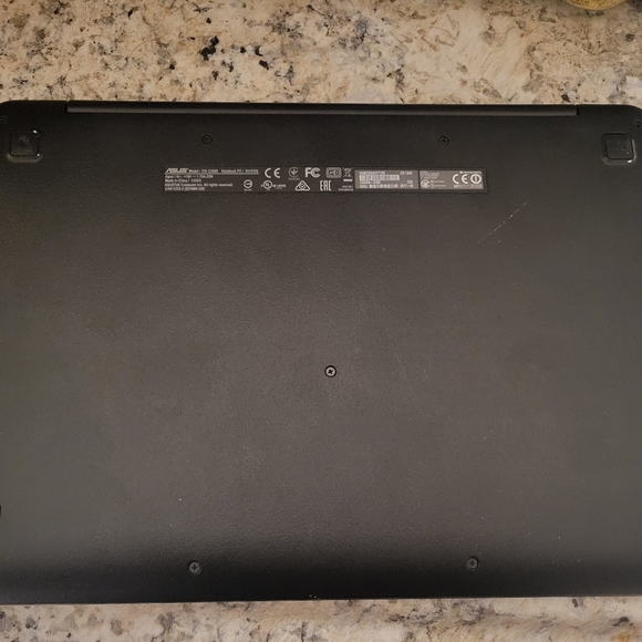 Asus Chromebook C300S 1.6GHz 4GB RAM 16GB eMMC (ChromeOS-to-Linux OS Avail.) - Picture 3 of 7